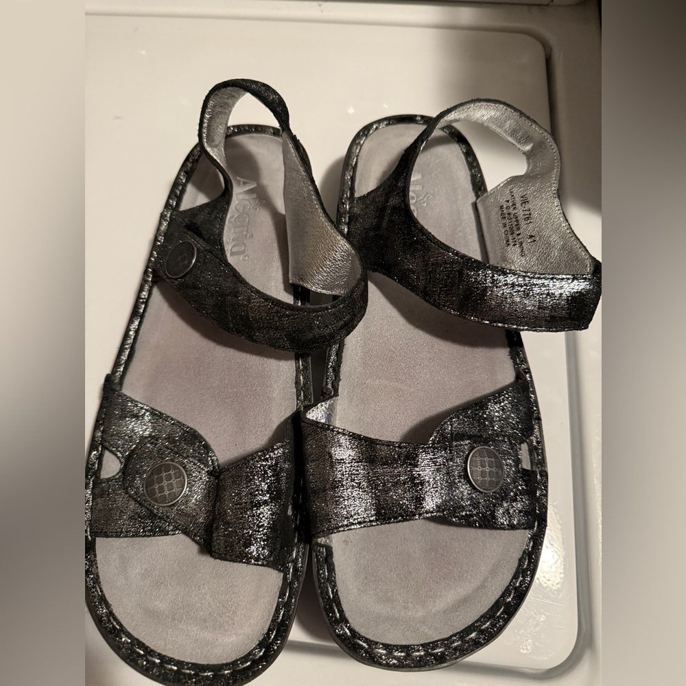 NWOT Alegria Black Sandals 41 Contoured Sole Comfort